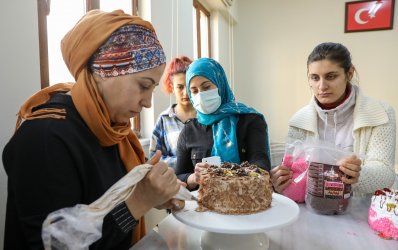 Silvanlı Kadınlar Dismek ile Meslek Öğreniyor